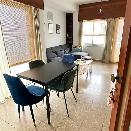 Youthfull Escape In Apartman *