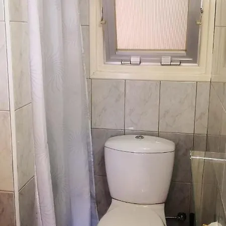 Youthfull Escape In Apartment *