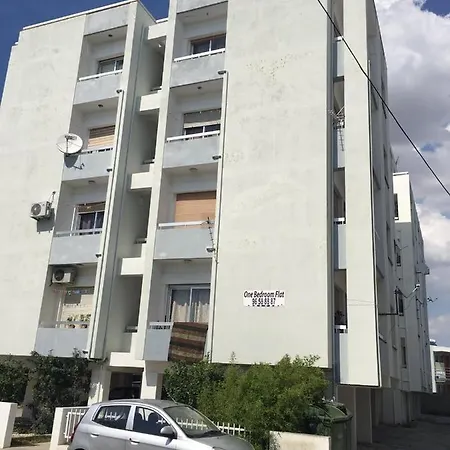 Youthfull Escape In Apartman